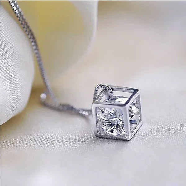 Elegant Pendant Necklace Women